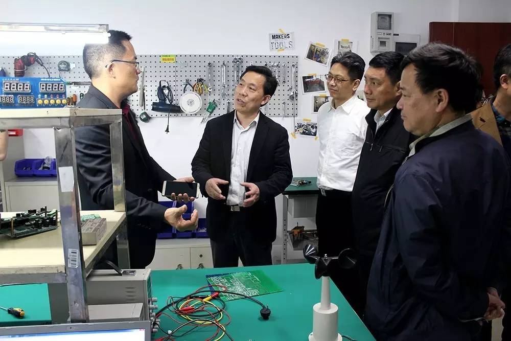 省政協(xié)副主席、科技廳廳長(zhǎng)郭躍進(jìn)蒞臨微特調(diào)研